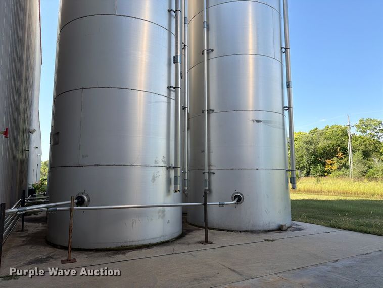 image for item NF9529 (2) CST Storage silos