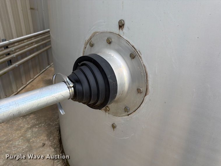 image for item NF9529 (2) CST Storage silos
