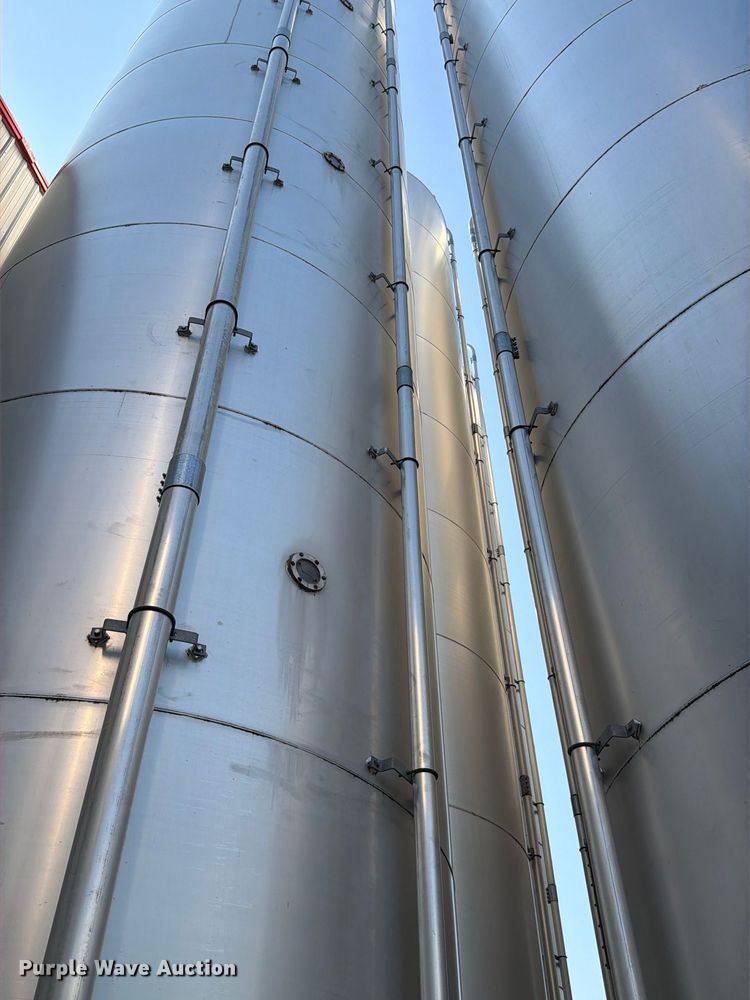 image for item NF9529 (2) CST Storage silos