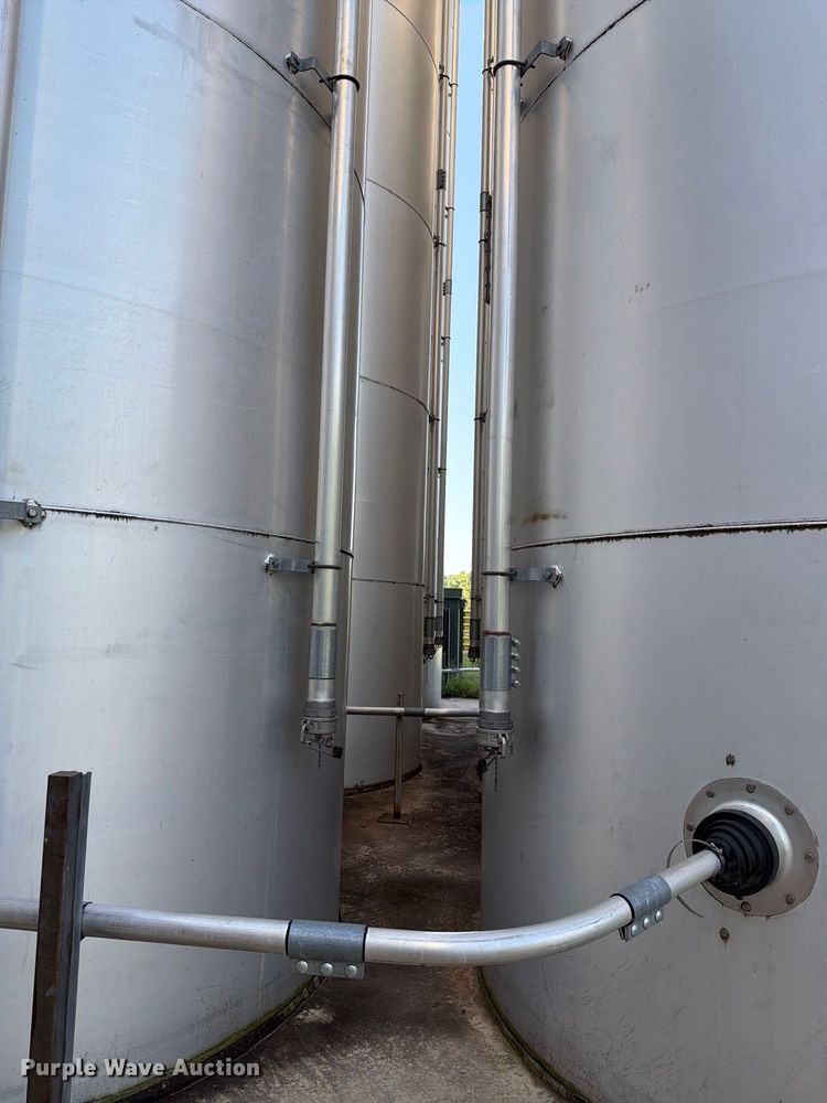 image for item NF9529 (2) CST Storage silos