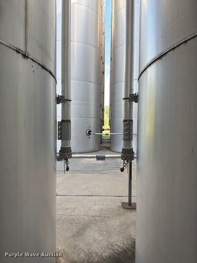 image for item NF9529 (2) CST Storage silos