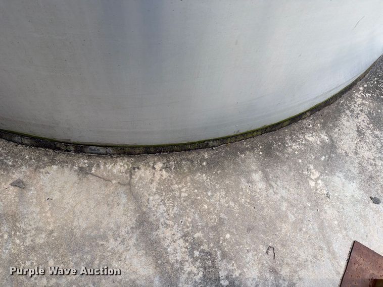 image for item NF9529 (2) CST Storage silos