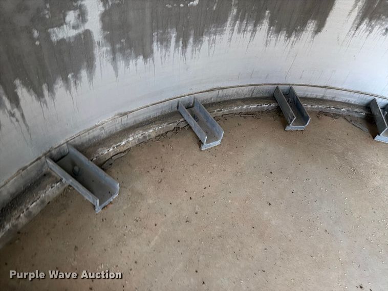 image for item NF9529 (2) CST Storage silos