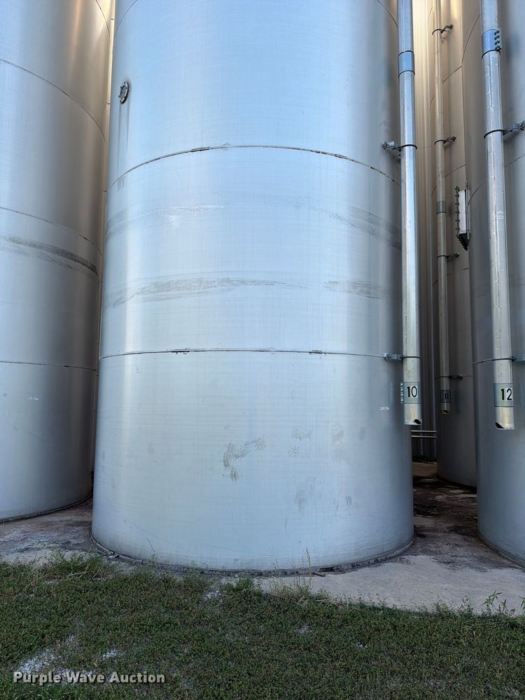 image for item NF9530 (2) CST Storage silos