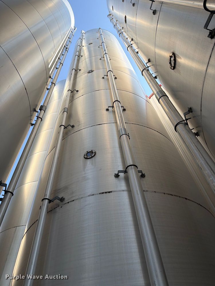 image for item NF9530 (2) CST Storage silos