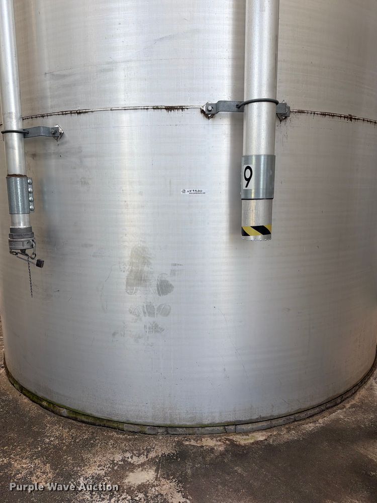 image for item NF9530 (2) CST Storage silos