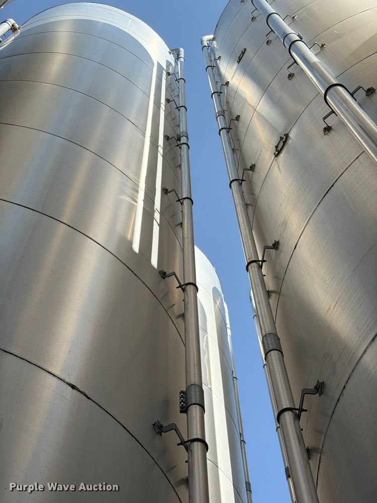 image for item NF9530 (2) CST Storage silos