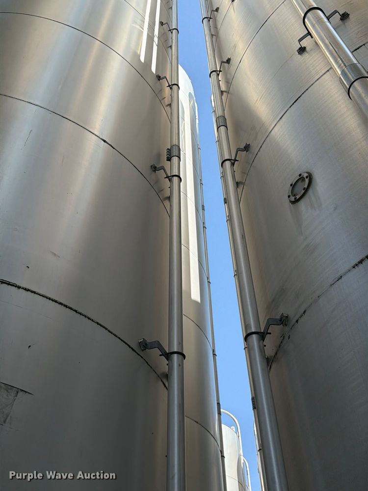 image for item NF9530 (2) CST Storage silos