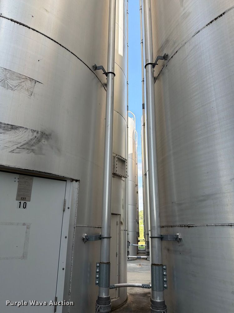 image for item NF9530 (2) CST Storage silos
