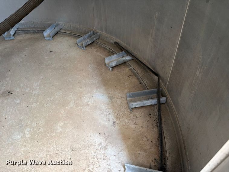image for item NF9530 (2) CST Storage silos