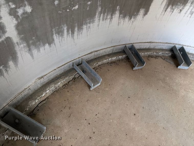 image for item NF9530 (2) CST Storage silos