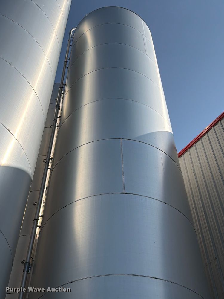 image for item NF9531 (2) CST Storage silos
