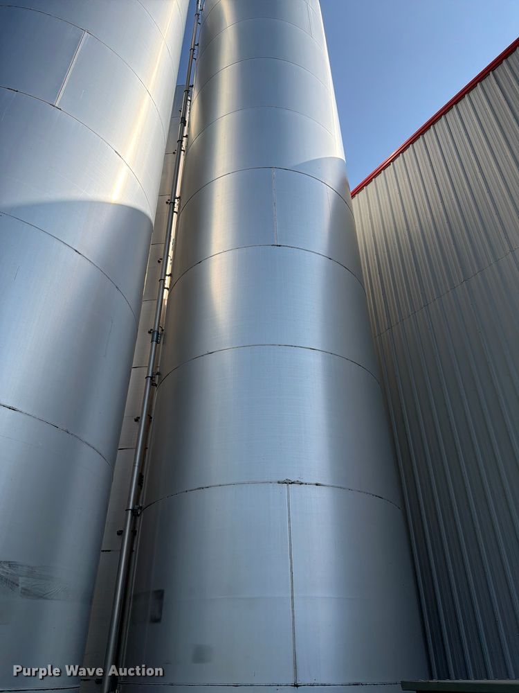 image for item NF9531 (2) CST Storage silos