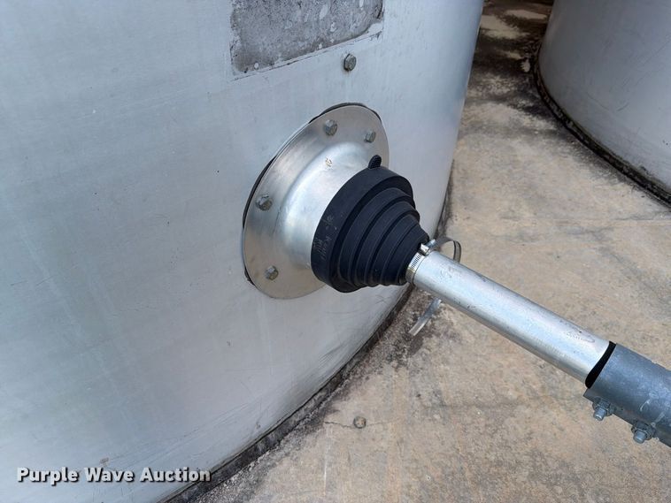 image for item NF9531 (2) CST Storage silos