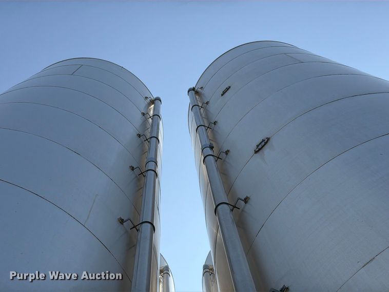image for item NF9531 (2) CST Storage silos