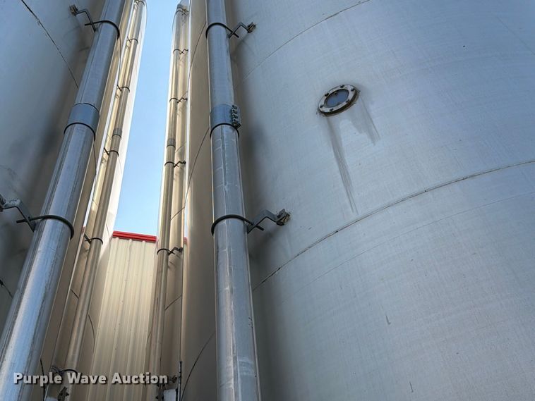 image for item NF9531 (2) CST Storage silos