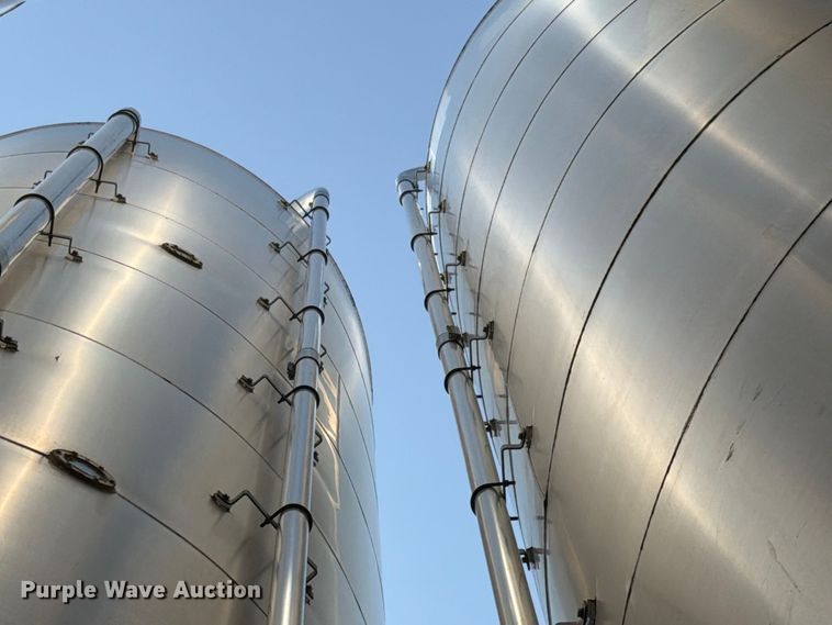 image for item NF9531 (2) CST Storage silos