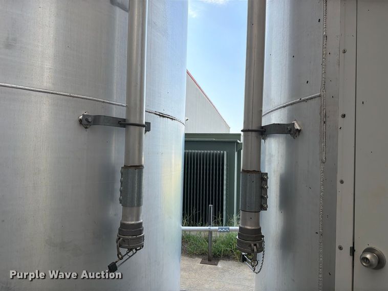image for item NF9531 (2) CST Storage silos