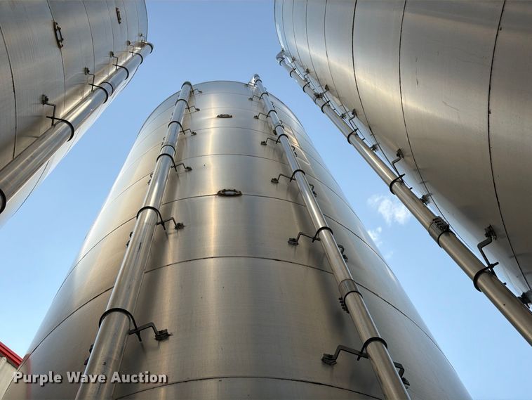 image for item NF9531 (2) CST Storage silos