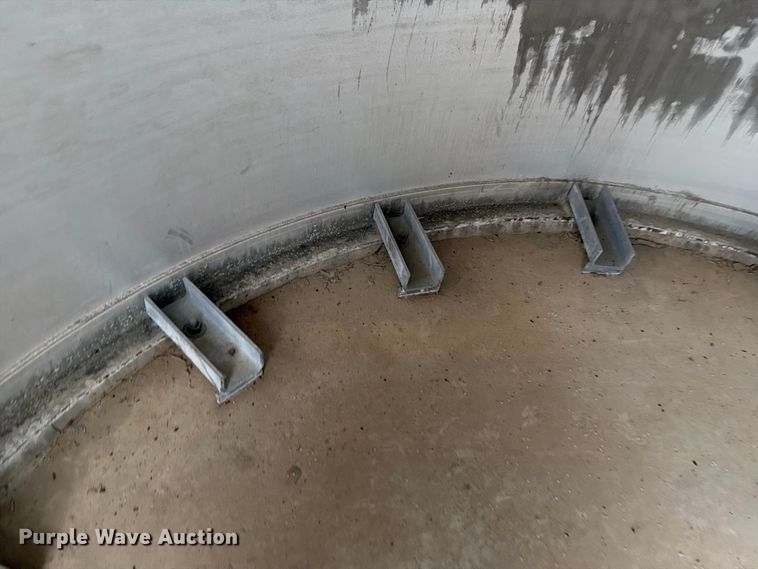 image for item NF9531 (2) CST Storage silos