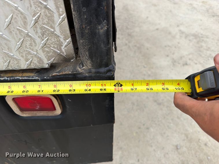 image for item OE9730 2015 Chevrolet Silverado 3500HD Crew Cab flatbed pickup truck