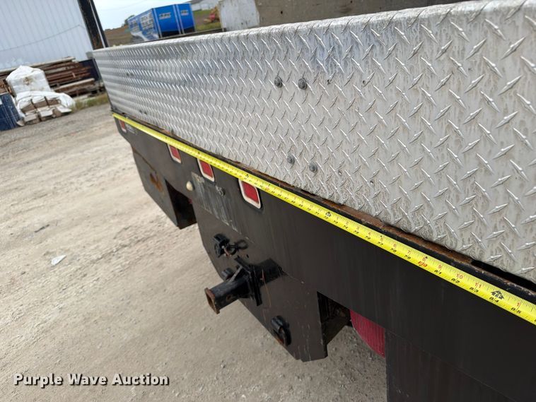 image for item OE9730 2015 Chevrolet Silverado 3500HD Crew Cab flatbed pickup truck