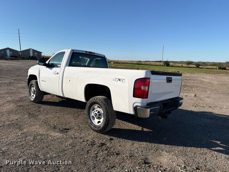 image for item OE9747 2012 Chevrolet Silverado 2500HD pickup truck