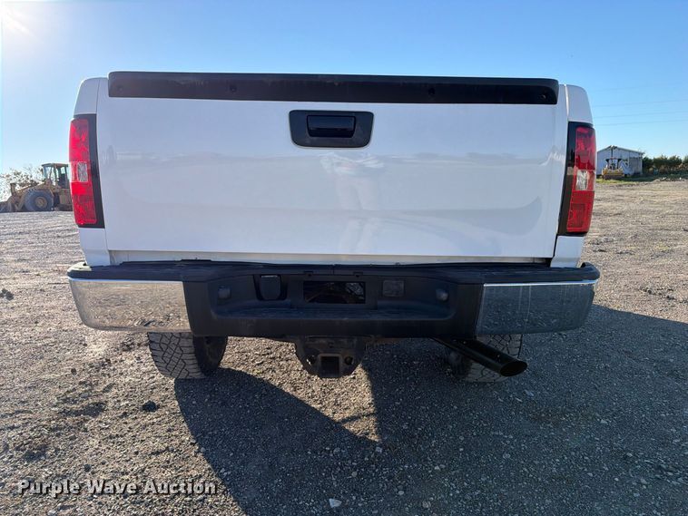image for item OE9747 2012 Chevrolet Silverado 2500HD pickup truck