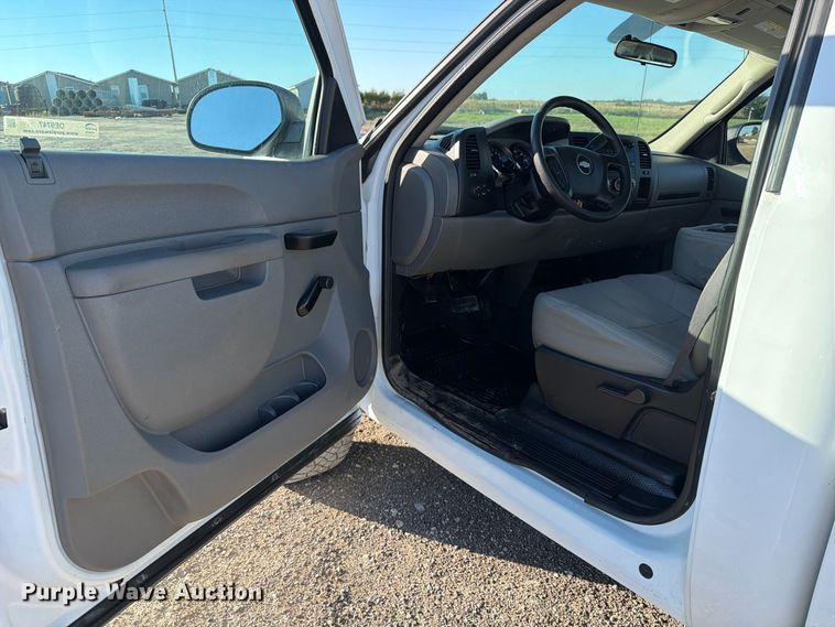 image for item OE9747 2012 Chevrolet Silverado 2500HD pickup truck