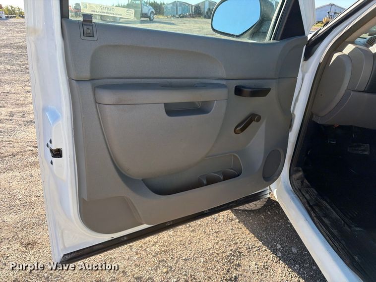 image for item OE9747 2012 Chevrolet Silverado 2500HD pickup truck