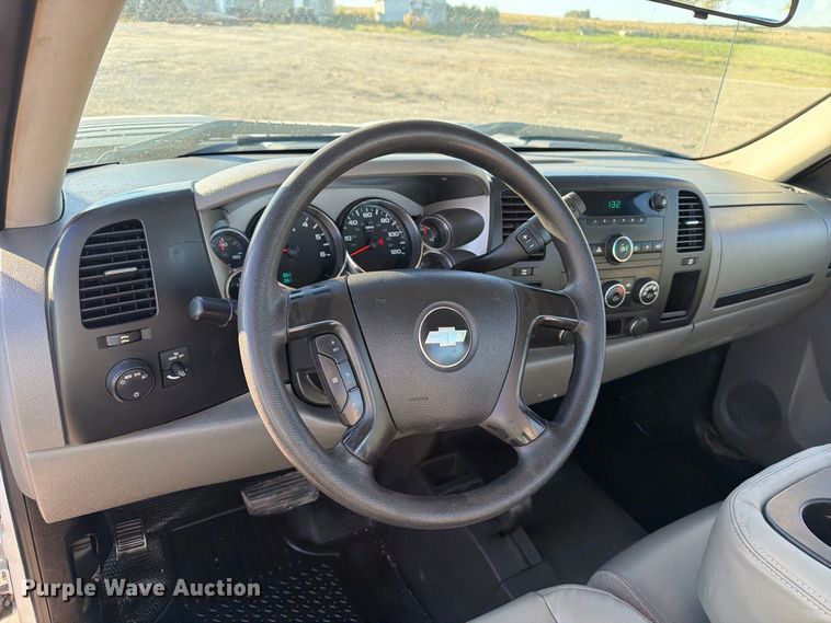 image for item OE9747 2012 Chevrolet Silverado 2500HD pickup truck