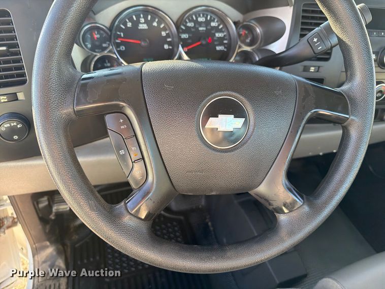 image for item OE9747 2012 Chevrolet Silverado 2500HD pickup truck