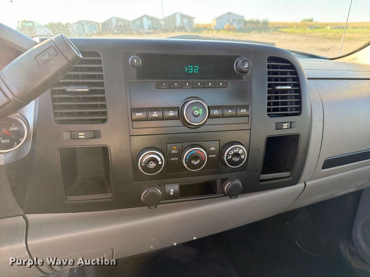 image for item OE9747 2012 Chevrolet Silverado 2500HD pickup truck