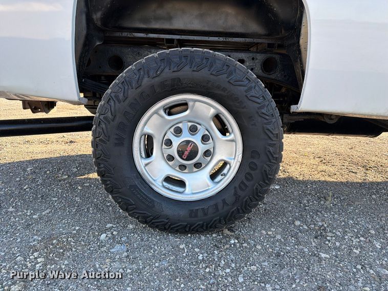 image for item OE9747 2012 Chevrolet Silverado 2500HD pickup truck