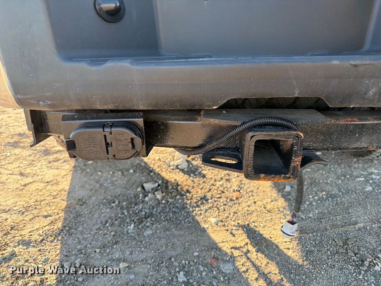 image for item OE9748 2011 Ford F350 Super Duty pickup truck