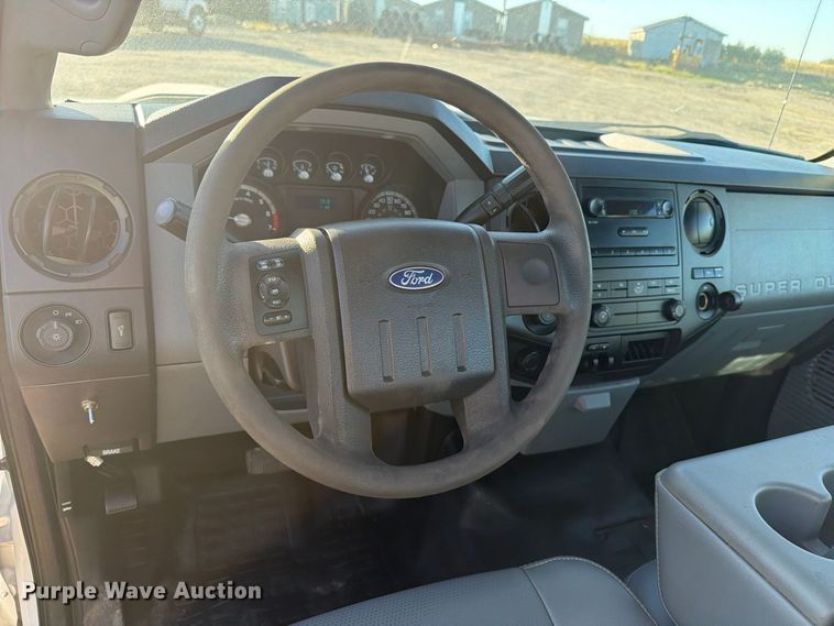image for item OE9748 2011 Ford F350 Super Duty pickup truck