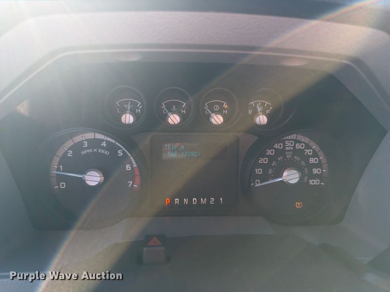 image for item OE9748 2011 Ford F350 Super Duty pickup truck