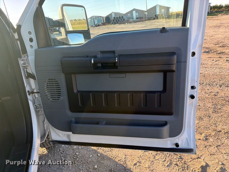 image for item OE9748 2011 Ford F350 Super Duty pickup truck