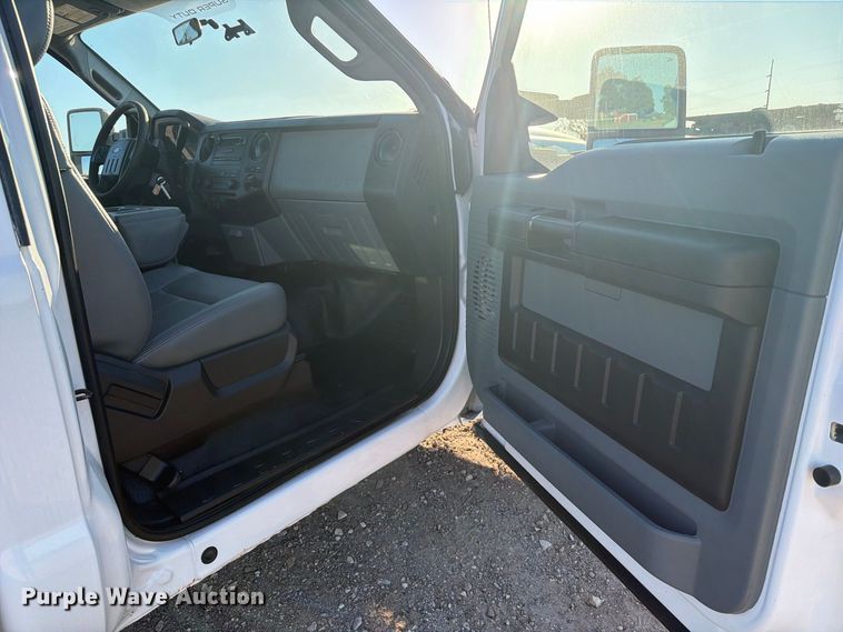 image for item OE9748 2011 Ford F350 Super Duty pickup truck