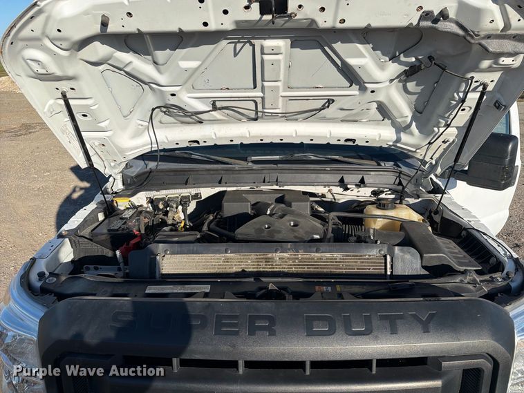 image for item OE9748 2011 Ford F350 Super Duty pickup truck