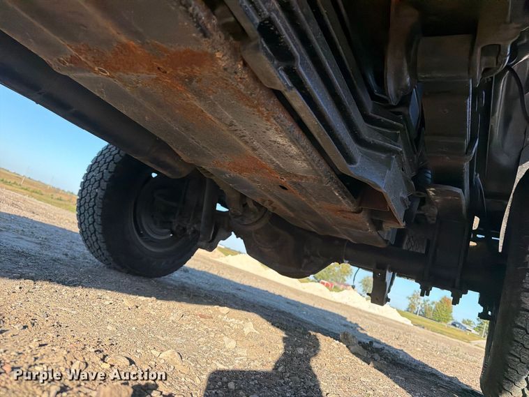 image for item OE9748 2011 Ford F350 Super Duty pickup truck