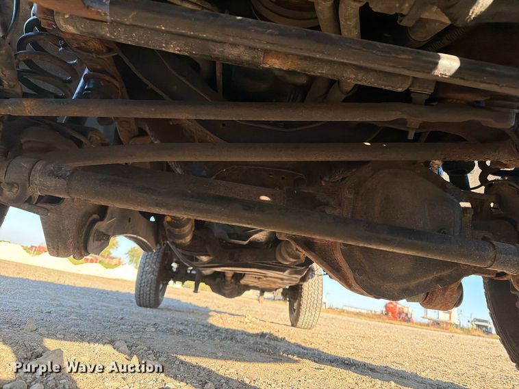 image for item OE9748 2011 Ford F350 Super Duty pickup truck