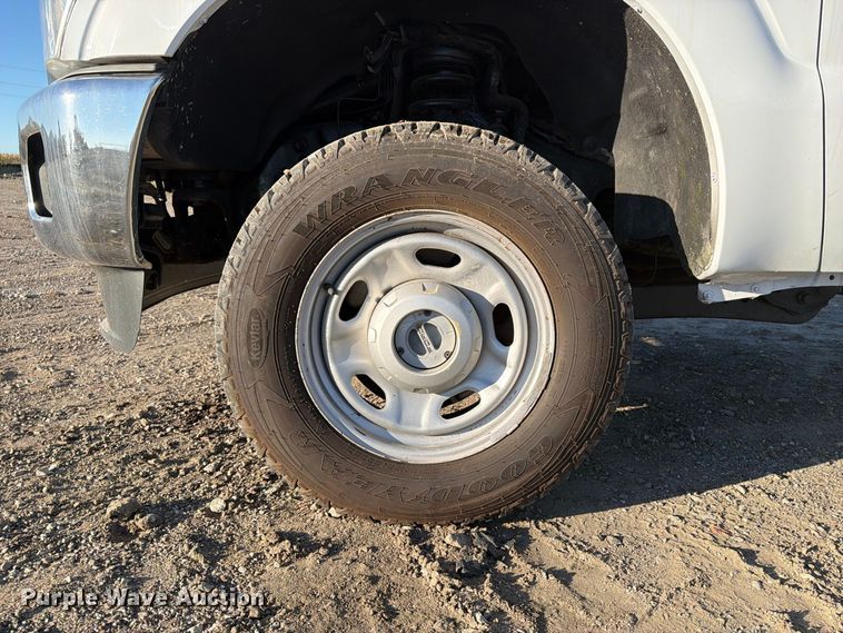 image for item OE9748 2011 Ford F350 Super Duty pickup truck