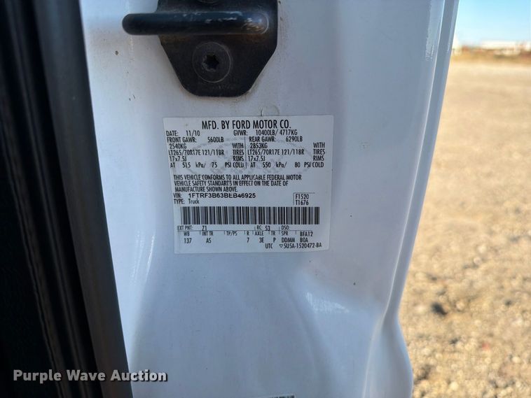 image for item OE9748 2011 Ford F350 Super Duty pickup truck