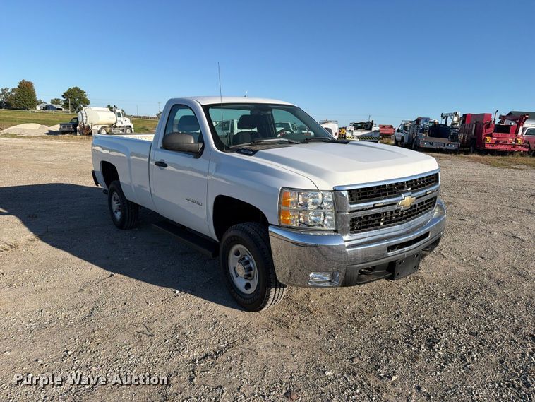 image for item OE9749 2010 Chevrolet Silverado 2500HD pickup truck