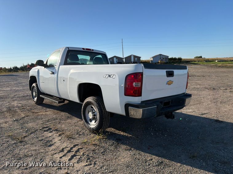 image for item OE9749 2010 Chevrolet Silverado 2500HD pickup truck