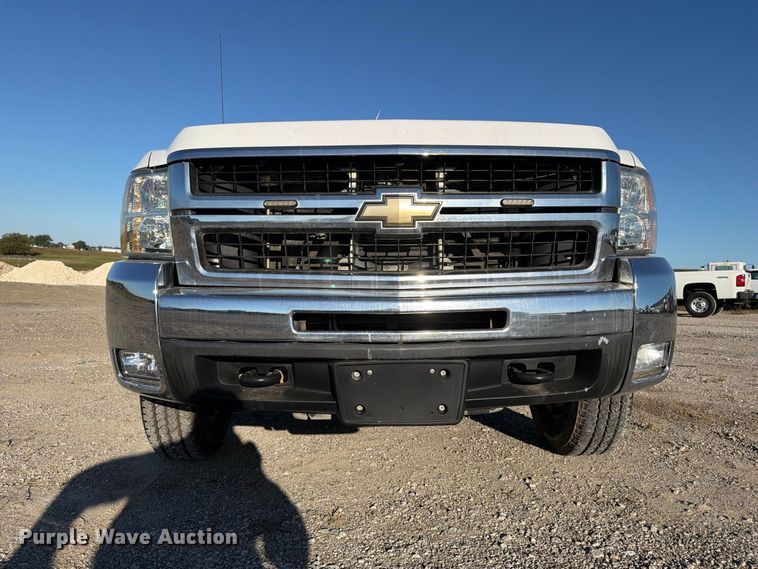 image for item OE9749 2010 Chevrolet Silverado 2500HD pickup truck