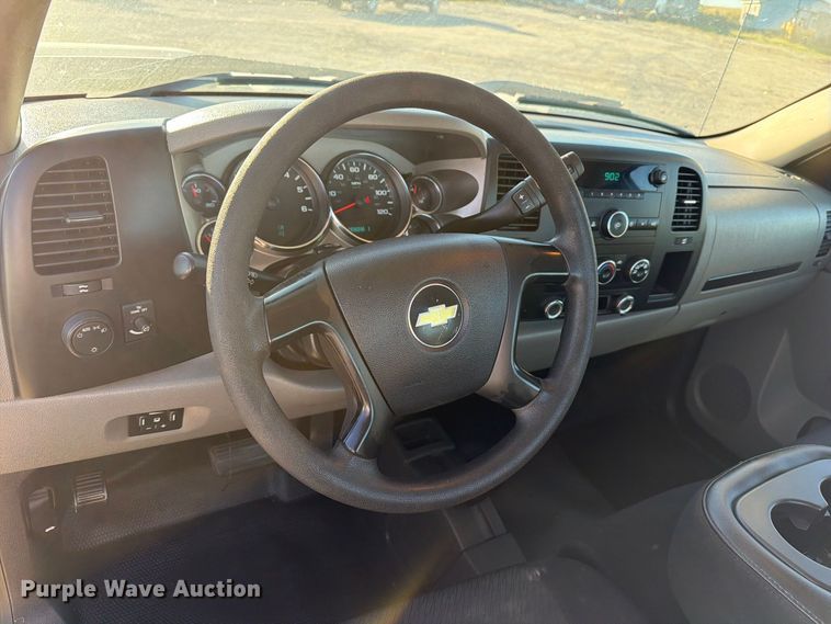 image for item OE9749 2010 Chevrolet Silverado 2500HD pickup truck