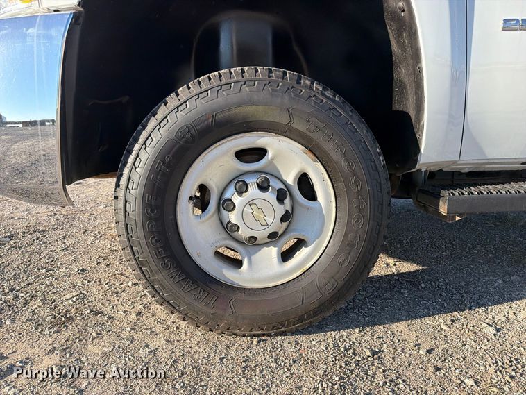 image for item OE9749 2010 Chevrolet Silverado 2500HD pickup truck