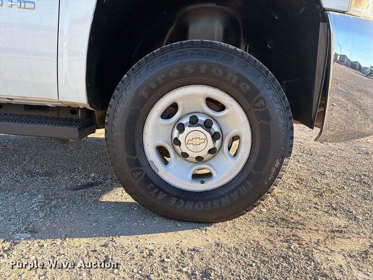 image for item OE9749 2010 Chevrolet Silverado 2500HD pickup truck